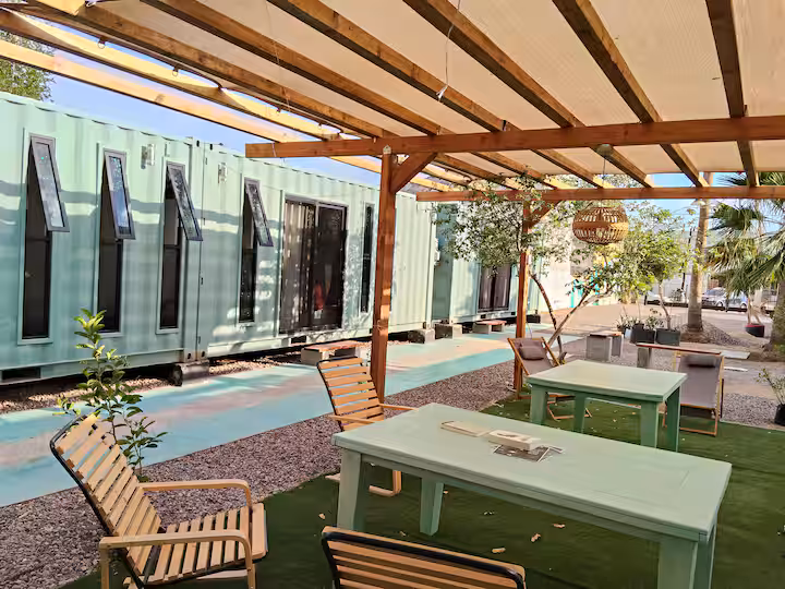 Fachada de los espacios de Villa Ballena, hospedaje para familiares de pacientes en La Paz, BCS